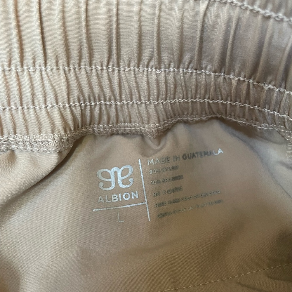 Albion Beige Wide-Leg Elastic Waist Pants with White Crop Top - Picture 6 of 7